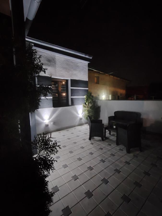 Rubikon Free Parking Apartmani Dusanovac Exterior photo